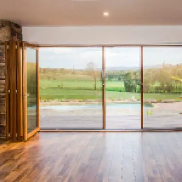 Clear, unobstructed views when retracted